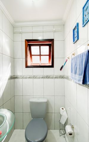 Casa à venda com 196m², 4 quartos e 2 vagas