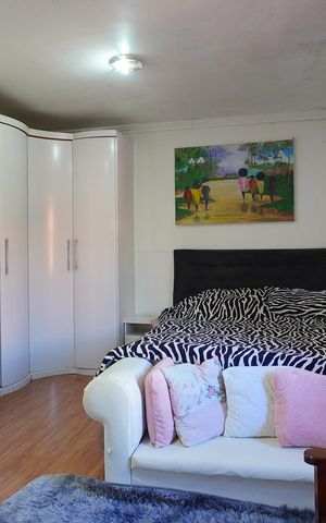 Casa de condomínio à venda com 253m², 3 quartos e 2 vagasQuarto suite 2