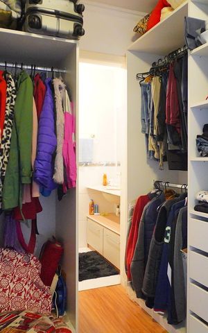 Casa de condomínio à venda com 253m², 3 quartos e 2 vagascloset