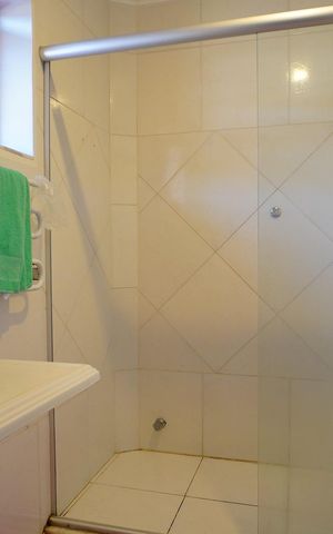 Casa de condomínio à venda com 253m², 3 quartos e 2 vagasBanheiro suite 