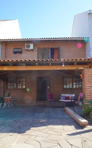 Casa de condomínio à venda com 253m², 3 quartos e 2 vagasFachada