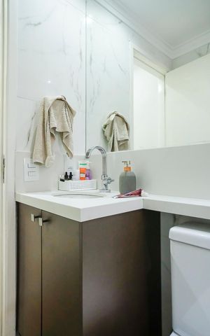 Apartamento à venda com 83m², 3 quartos e 2 vagasBanheiro da suíte