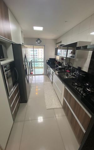 Apartamento à venda com 202m², 3 quartos e 4 vagas Apartamento à venda com 202m², 3 quartos e 4 vagasCozinha