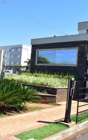 Apartamento para alugar com 50m², 2 quartos e 1 vagaFachada e portaria