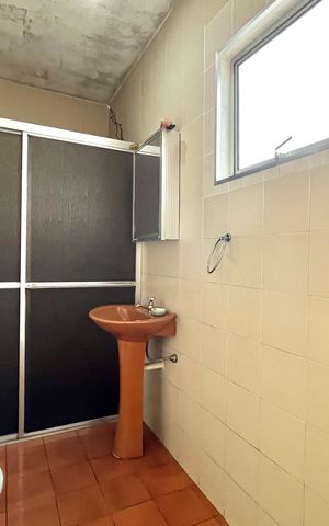 Casa à venda com 600m², 4 quartos e 10 vagas Casa à venda com 600m², 4 quartos e 10 vagasBanheiro Corredor