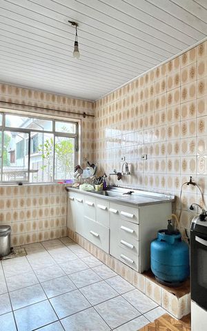 Casa à venda com 600m², 4 quartos e 10 vagas Casa à venda com 600m², 4 quartos e 10 vagasCozinha