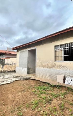 Casa à venda com 600m², 4 quartos e 10 vagas Casa à venda com 600m², 4 quartos e 10 vagasÁrea externa