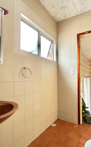 Casa à venda com 600m², 4 quartos e 10 vagas Casa à venda com 600m², 4 quartos e 10 vagasBanheiro Corredor