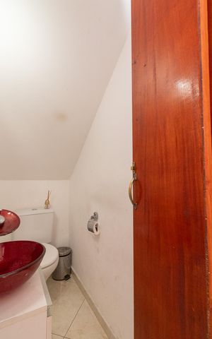 Casa de condomínio à venda com 83m², 2 quartos e 1 vagaLavabo