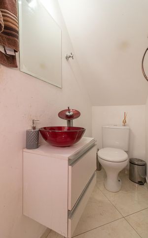 Casa de condomínio à venda com 83m², 2 quartos e 1 vagaLavabo