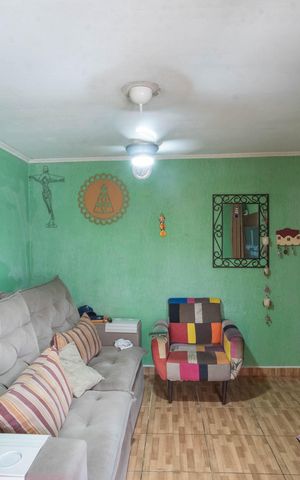 Casa à venda com 150m², 2 quartos e 2 vagas Casa à venda com 150m², 2 quartos e 2 vagasSala