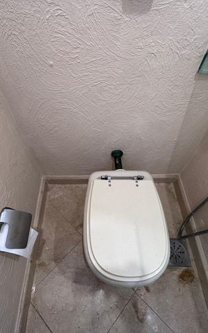 Apartamento à venda com 323m², 4 quartos e 4 vagas Apartamento à venda com 323m², 4 quartos e 4 vagasLavabo