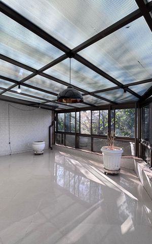 Apartamento à venda com 323m², 4 quartos e 4 vagas Apartamento à venda com 323m², 4 quartos e 4 vagasVaranda