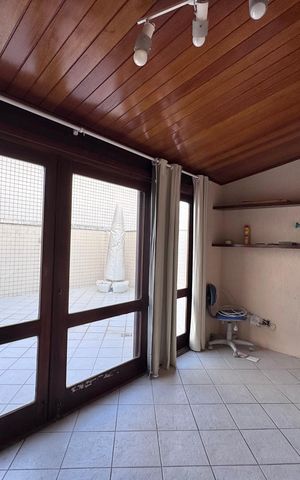 Apartamento à venda com 323m², 4 quartos e 4 vagas Apartamento à venda com 323m², 4 quartos e 4 vagasSala