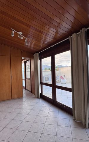 Apartamento à venda com 323m², 4 quartos e 4 vagas Apartamento à venda com 323m², 4 quartos e 4 vagasSala
