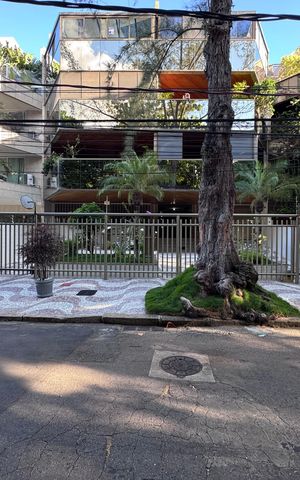 Apartamento à venda com 323m², 4 quartos e 4 vagas Apartamento à venda com 323m², 4 quartos e 4 vagasFachada