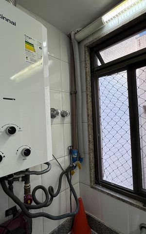 Apartamento à venda com 323m², 4 quartos e 4 vagas Apartamento à venda com 323m², 4 quartos e 4 vagasÁrea de Serviço