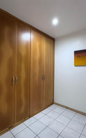 Apartamento à venda com 323m², 4 quartos e 4 vagas Apartamento à venda com 323m², 4 quartos e 4 vagasÁrea de Serviço - Quarto