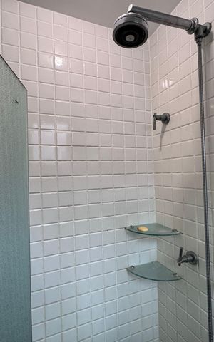 Apartamento à venda com 323m², 4 quartos e 4 vagas Apartamento à venda com 323m², 4 quartos e 4 vagasBanheiro Social