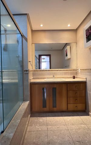 Apartamento à venda com 323m², 4 quartos e 4 vagas Apartamento à venda com 323m², 4 quartos e 4 vagasSuíte - Banheiro