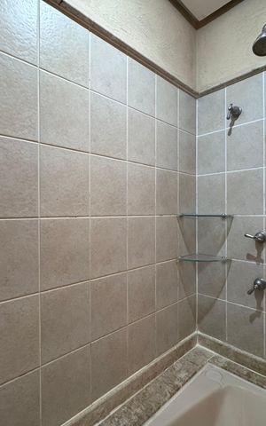 Apartamento à venda com 323m², 4 quartos e 4 vagas Apartamento à venda com 323m², 4 quartos e 4 vagasSuíte - Banheiro