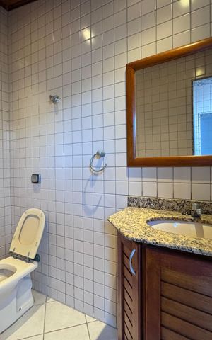 Apartamento à venda com 323m², 4 quartos e 4 vagas Apartamento à venda com 323m², 4 quartos e 4 vagasTerraço