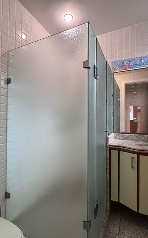 Apartamento à venda com 323m², 4 quartos e 4 vagas Apartamento à venda com 323m², 4 quartos e 4 vagasBanheiro Social