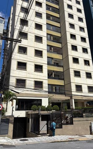 Apartamento à venda com 98m², 3 quartos e 1 vaga Apartamento à venda com 98m², 3 quartos e 1 vagaFachada e Portaria