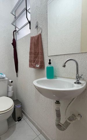 Casa de condomínio à venda com 170m², 3 quartos e 1 vaga Casa de condomínio à venda com 170m², 3 quartos e 1 vagaLavabo
