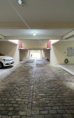 Casa de condomínio à venda com 170m², 3 quartos e 1 vaga Casa de condomínio à venda com 170m², 3 quartos e 1 vagaGaragem