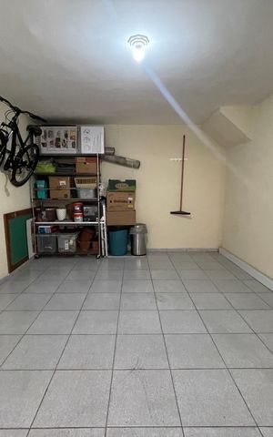 Casa de condomínio à venda com 170m², 3 quartos e 1 vaga Casa de condomínio à venda com 170m², 3 quartos e 1 vagaGaragem