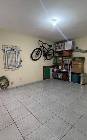 Casa de condomínio à venda com 170m², 3 quartos e 1 vaga Casa de condomínio à venda com 170m², 3 quartos e 1 vagaGaragem
