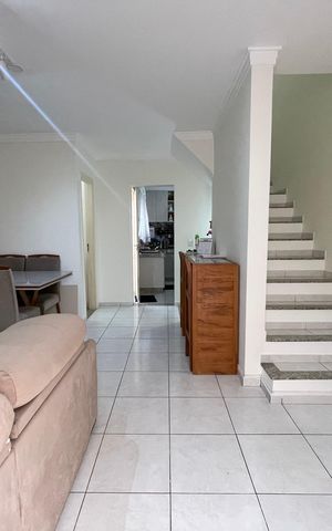 Casa de condomínio à venda com 170m², 3 quartos e 1 vaga Casa de condomínio à venda com 170m², 3 quartos e 1 vagaSala