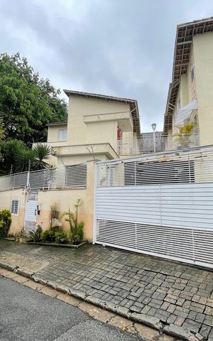 Casa de condomínio à venda com 170m², 3 quartos e 1 vaga Casa de condomínio à venda com 170m², 3 quartos e 1 vagaFachada e portaria