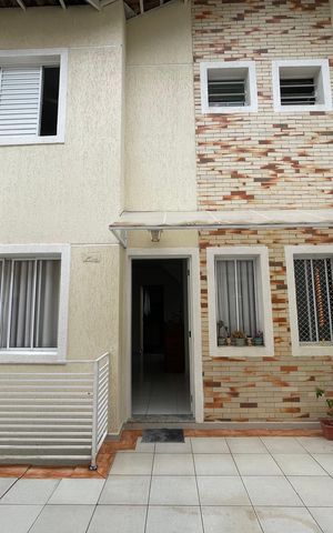 Casa de condomínio à venda com 170m², 3 quartos e 1 vaga Casa de condomínio à venda com 170m², 3 quartos e 1 vagaFachada