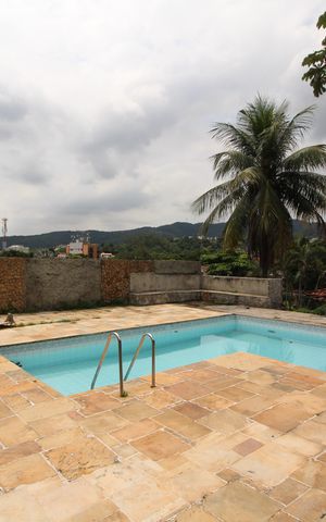 Casa à venda com 740m², 4 quartos e 2 vagasÁrea de Serviço