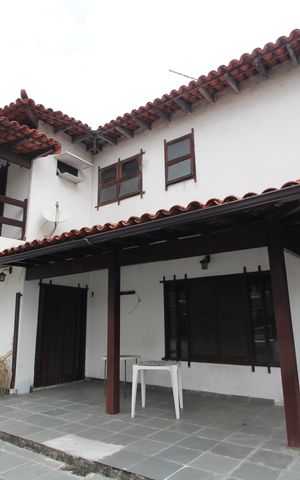 Casa à venda com 740m², 4 quartos e 2 vagasFachada