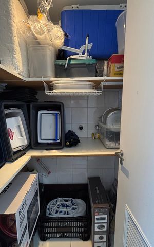 Apartamento à venda com 119m², 3 quartos e 2 vagas Apartamento à venda com 119m², 3 quartos e 2 vagasDespensa