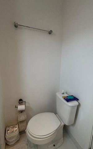 Apartamento à venda com 119m², 3 quartos e 2 vagas Apartamento à venda com 119m², 3 quartos e 2 vagasBanheiro da Suíte