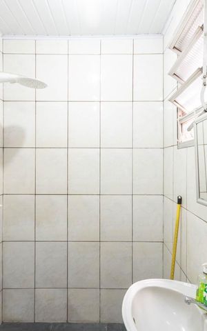 Casa à venda com 240m², 2 quartos e 2 vagasBanheiro 2 (primeiro andar)