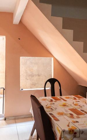 Casa à venda com 240m², 2 quartos e 2 vagasCopa