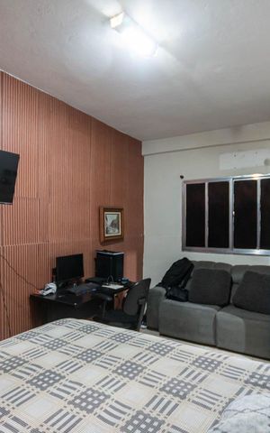 Casa à venda com 240m², 2 quartos e 2 vagasQuarto 2 (primeiro andar)