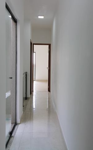 Casa à venda com 100m², 3 quartos e 2 vagasCorredor superior
