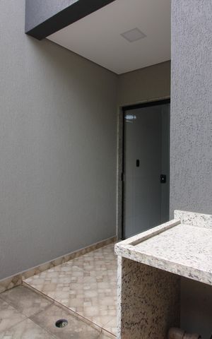 Casa à venda com 100m², 3 quartos e 2 vagasquintal fundo