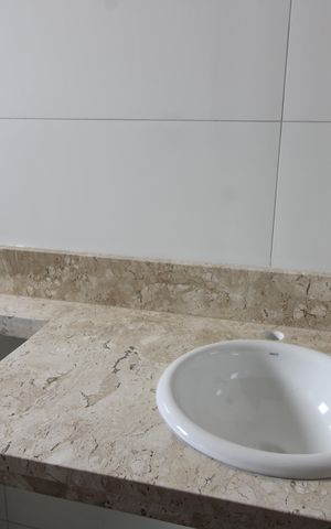 Casa à venda com 100m², 3 quartos e 2 vagasBanheiro quarto 1