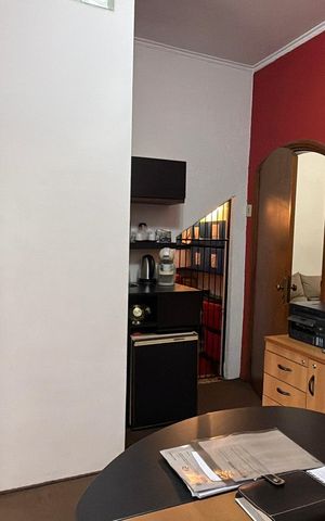 Casa à venda com 100m², 3 quartos e 3 vagas Casa à venda com 100m², 3 quartos e 3 vagasSala