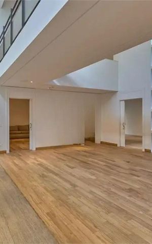 Casa à venda com 700m², 4 quartos e 6 vagas Casa à venda com 700m², 4 quartos e 6 vagasFoto 21