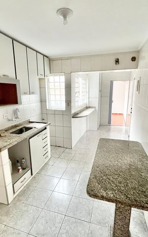 Casa à venda com 210m², 7 quartos e 2 vagas Casa à venda com 210m², 7 quartos e 2 vagasCozinha