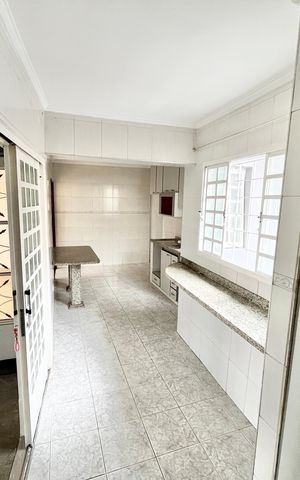 Casa à venda com 210m², 7 quartos e 2 vagas Casa à venda com 210m², 7 quartos e 2 vagasCozinha