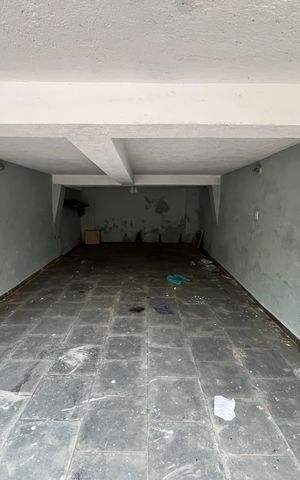 Casa à venda com 210m², 7 quartos e 2 vagas Casa à venda com 210m², 7 quartos e 2 vagasGaragem